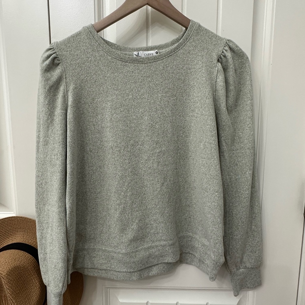 Carve Designs Gray Blouse